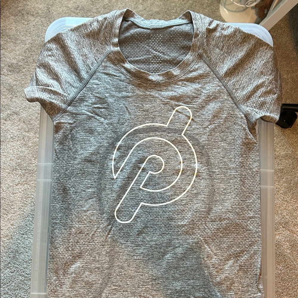 lululemon athletica Gray Short Sleeve Top